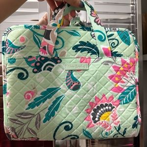 Vera Bradley Medium Hanging Travel Organizer in Mint Flowers